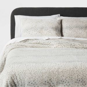 NEW Luxe Faux Fur Comforter & Sham Set